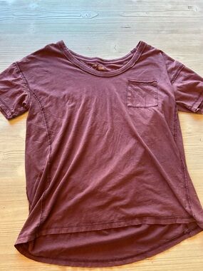 aerie Women’s Short-Sleeve Pocket Tee in Mauve Plum